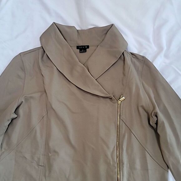 Women's Lightweight Jacket - Picture 2 of 4